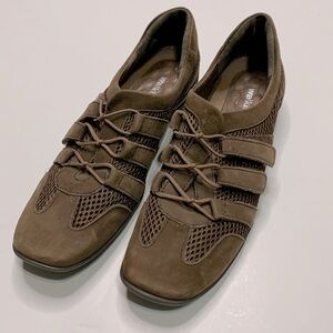 Walking Cradles Leather Shoes Size 7 1/2 Narrow